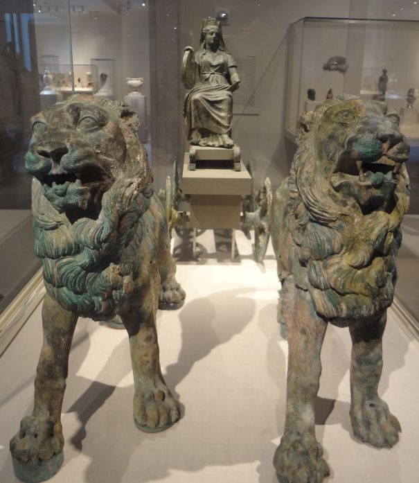 dente premunt domito Cybeleia frena leones.