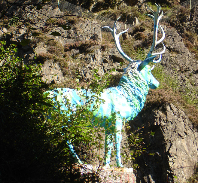  cervus et arborea frigus ducebat ab umbra. 