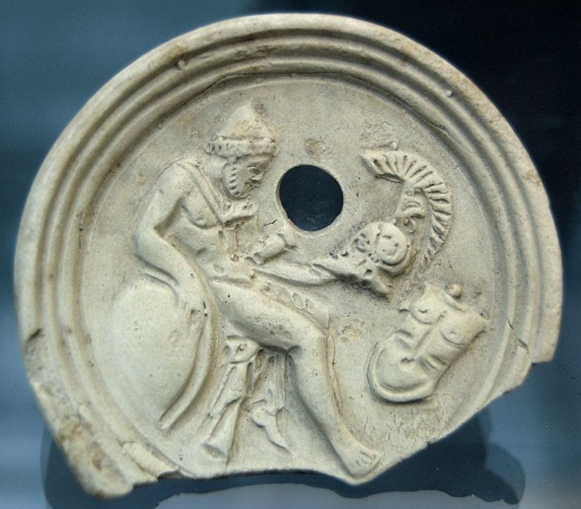 neque abest facundis gratia dictis. 