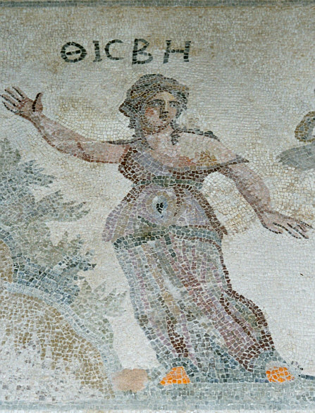 Callida per tenebras versato cardine Thisbe egreditur.