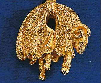 muneris auctorem secum portat.